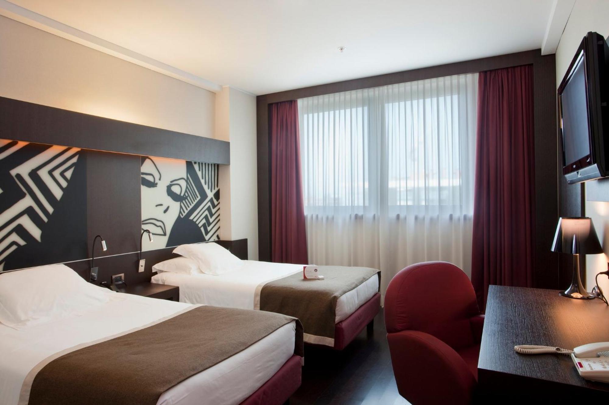 Hotel Crowne Plaza By Ihg 4*